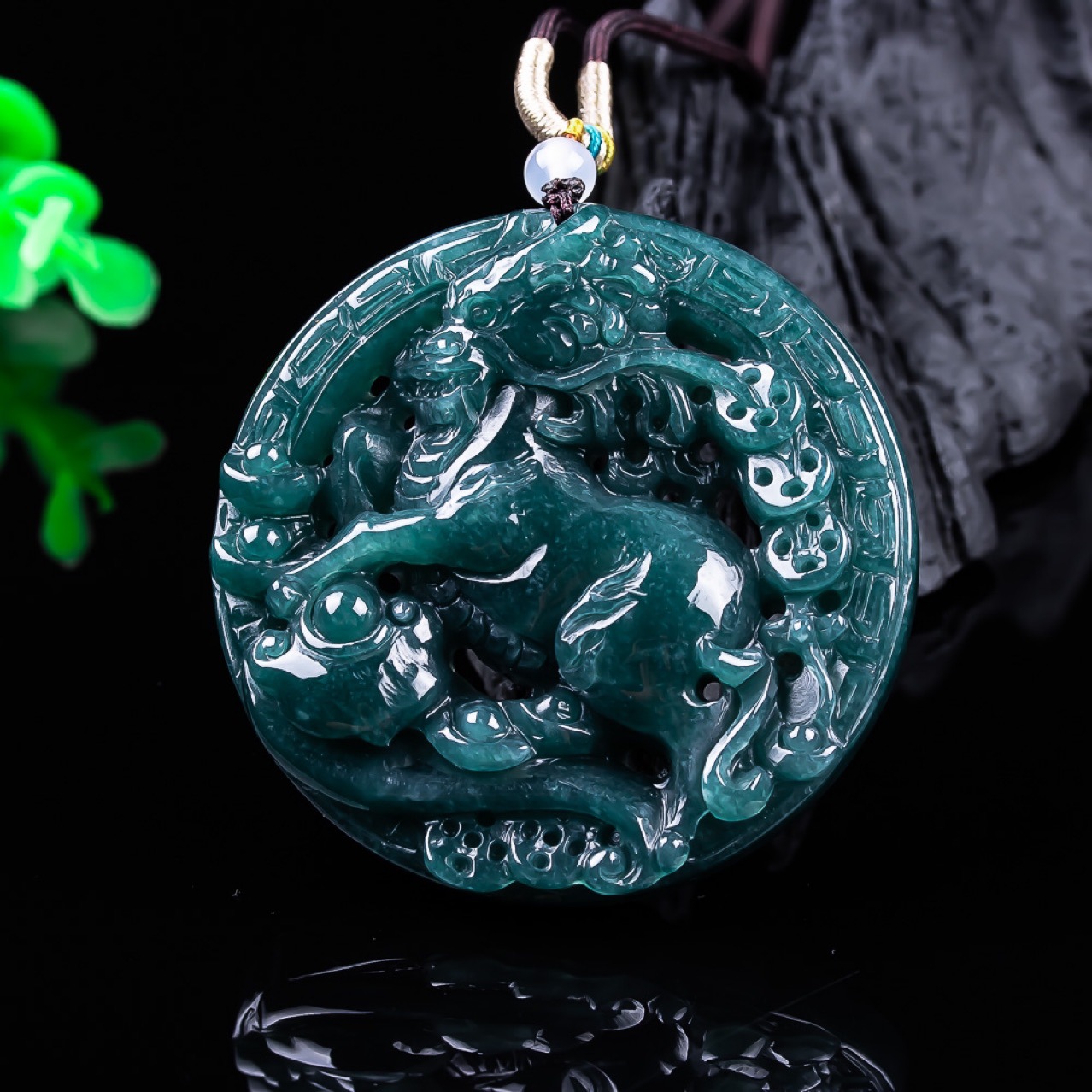 Vintage Necklace - Pendentif Dragon en Jadeite Birmane, Pierre